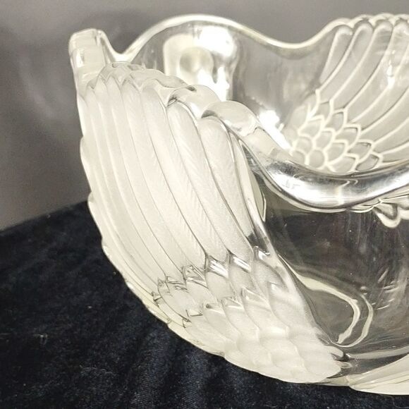Vintage 1980s Mikasa Walther Crystal Swan Bowl - Picture 8 of 9